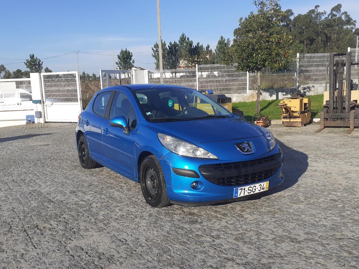 Peugeot 207 1.6HDI · Ano 2011 — imagen 1