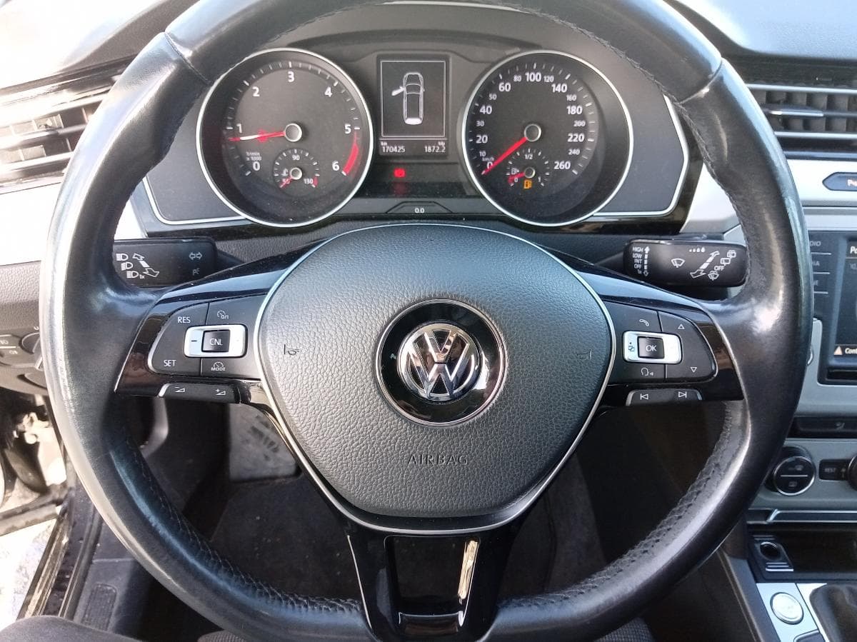 Volkswagen Passat 1.6 TDI · Ano 2015 — imagen 16