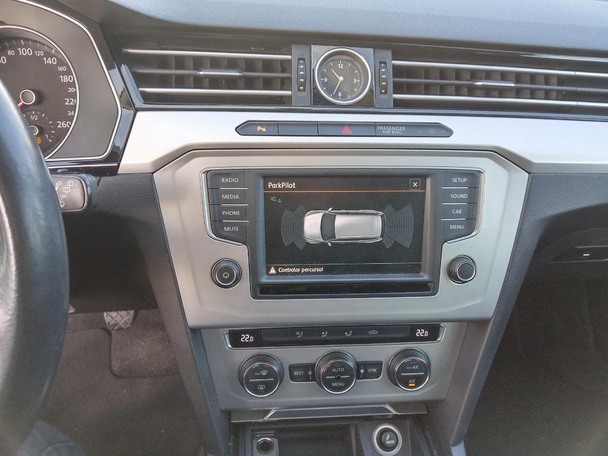 Volkswagen Passat 1.6 TDI · Ano 2015 — imagen 17