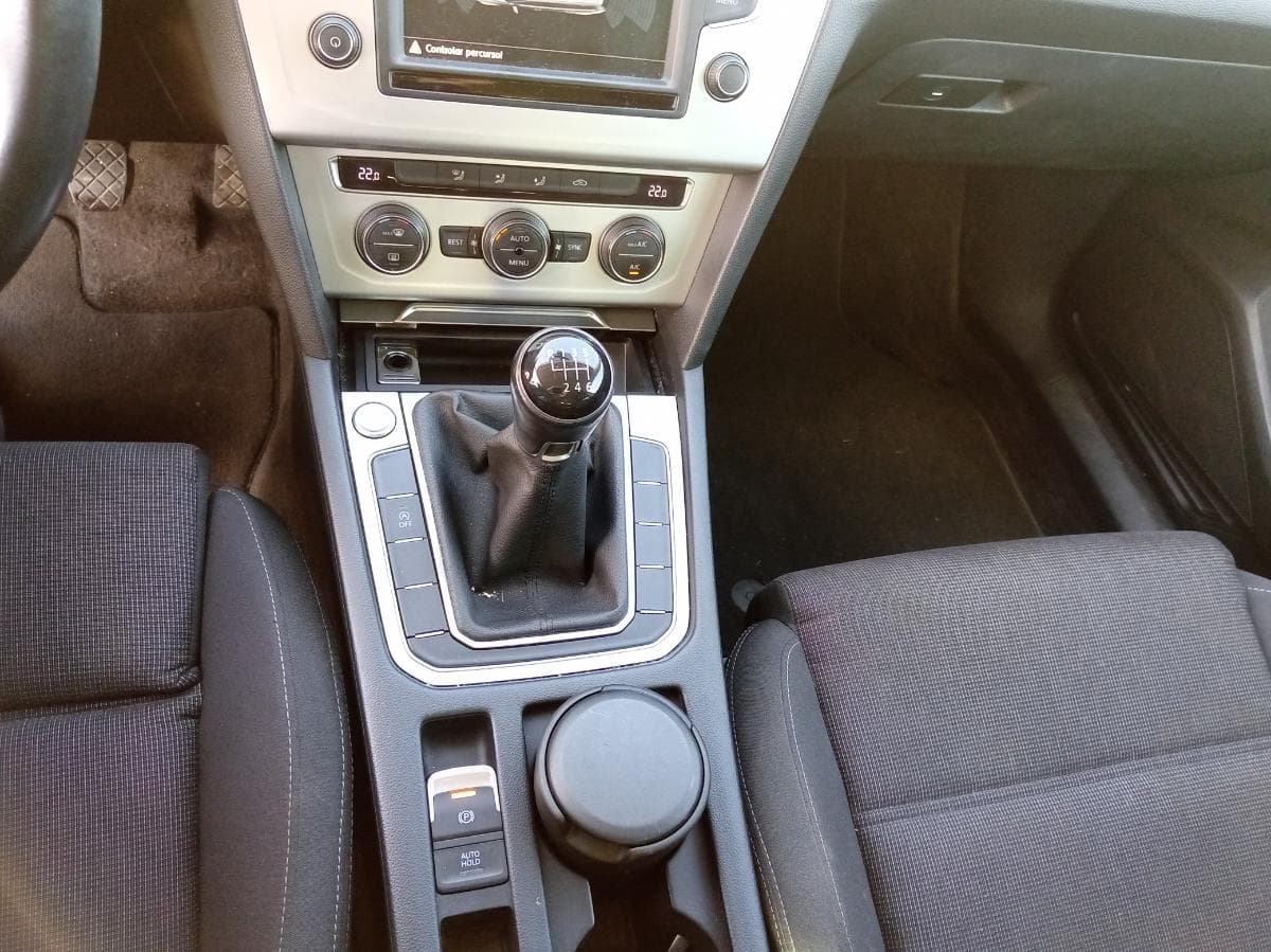 Volkswagen Passat 1.6 TDI · Ano 2015 — imagen 18