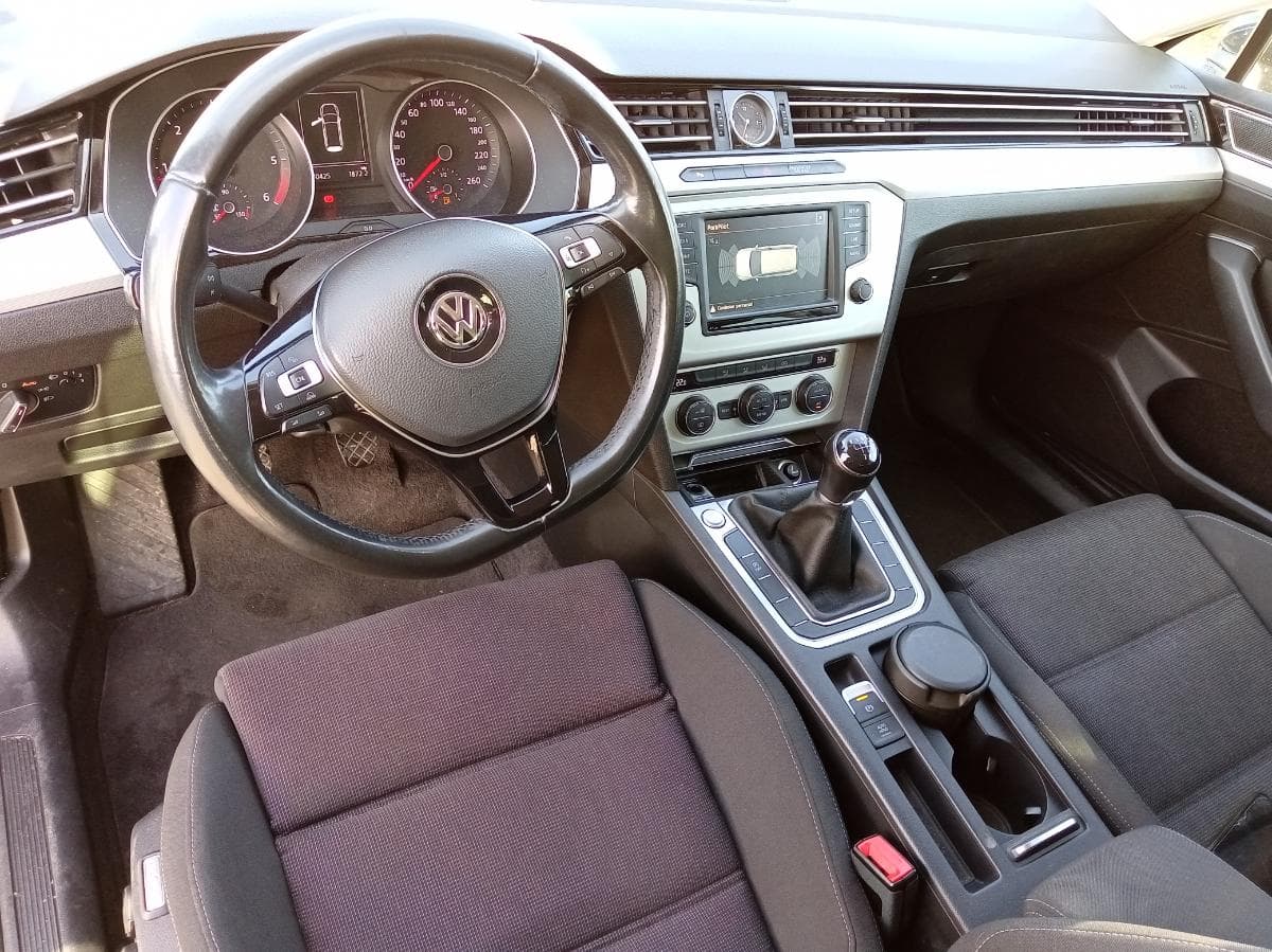 Volkswagen Passat 1.6 TDI · Ano 2015 — imagen 19