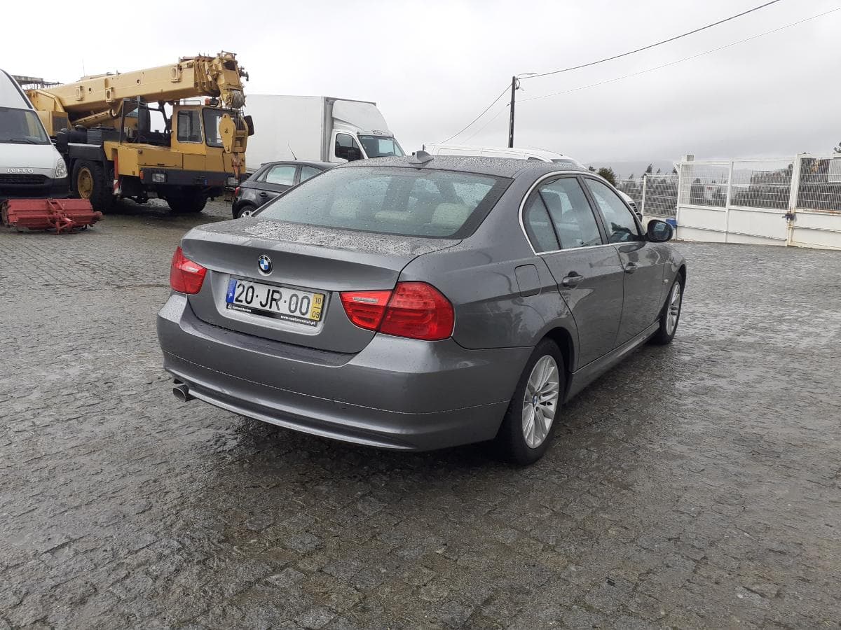 BMW 318D 2.0 · Ano 2010 — imagen 4