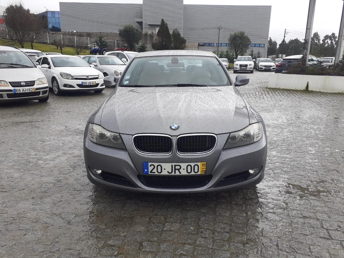 BMW 318D 2.0 · Ano 2010 — imagen 2