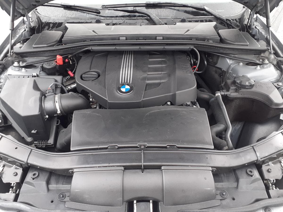BMW 318D 2.0 · Ano 2010 — imagen 9