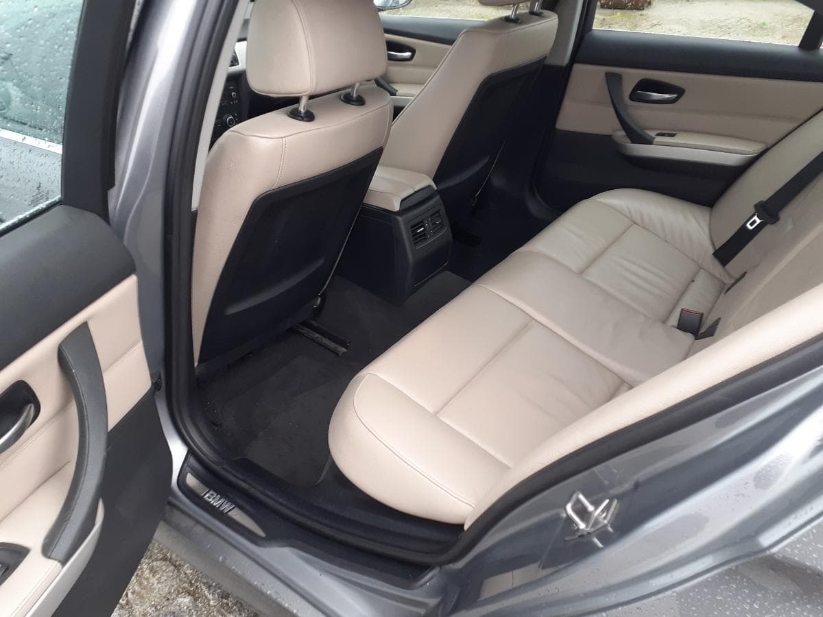 BMW 318D 2.0 · Ano 2010 — imagen 13
