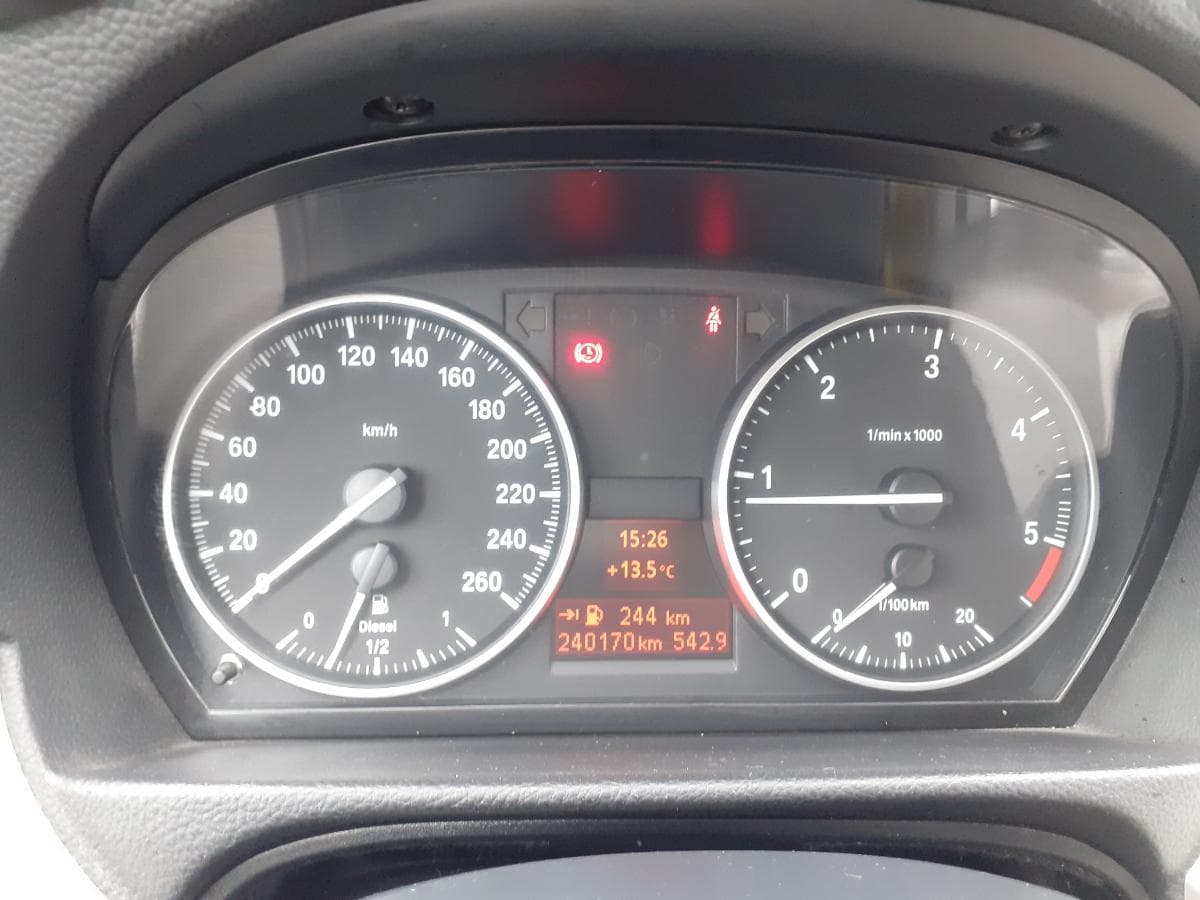 BMW 318D 2.0 · Ano 2010 — imagen 20
