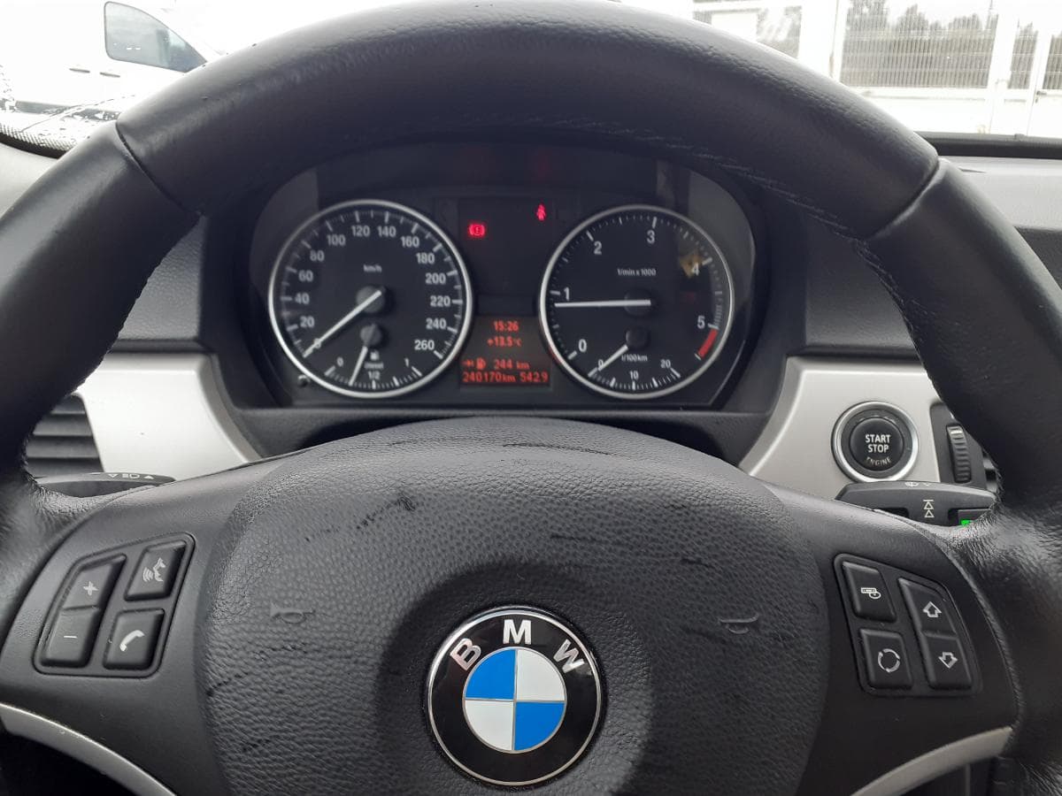 BMW 318D 2.0 · Ano 2010 — imagen 16