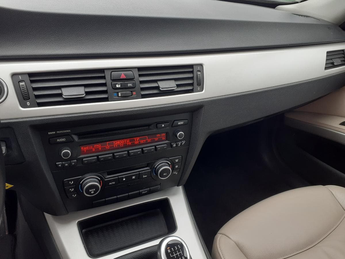BMW 318D 2.0 · Ano 2010 — imagen 21