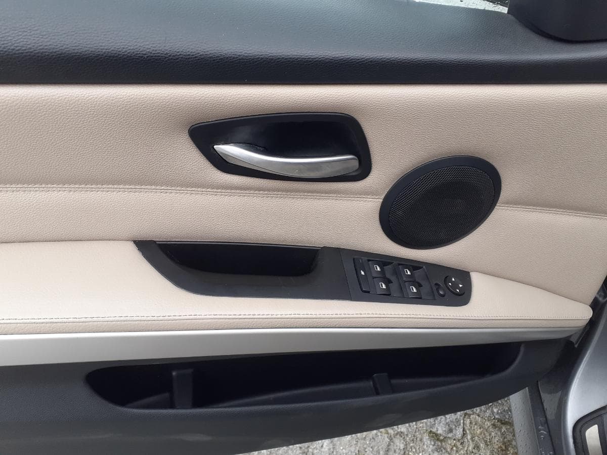 BMW 318D 2.0 · Ano 2010 — imagen 23