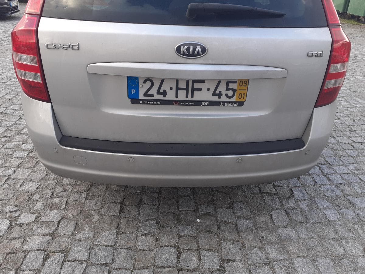 Kia Ceed 1.6 CRDI · Ano 2009 — image 7