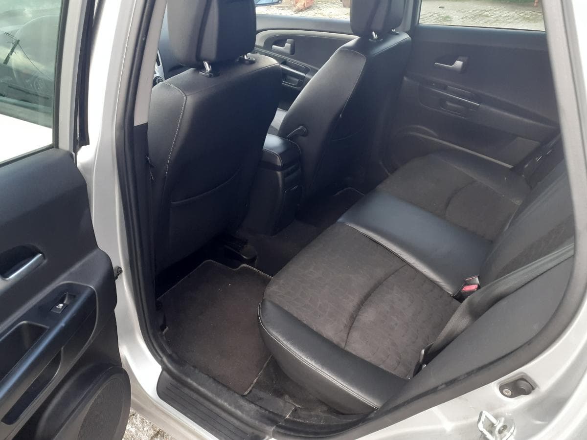Kia Ceed 1.6 CRDI · Ano 2009 — image 12
