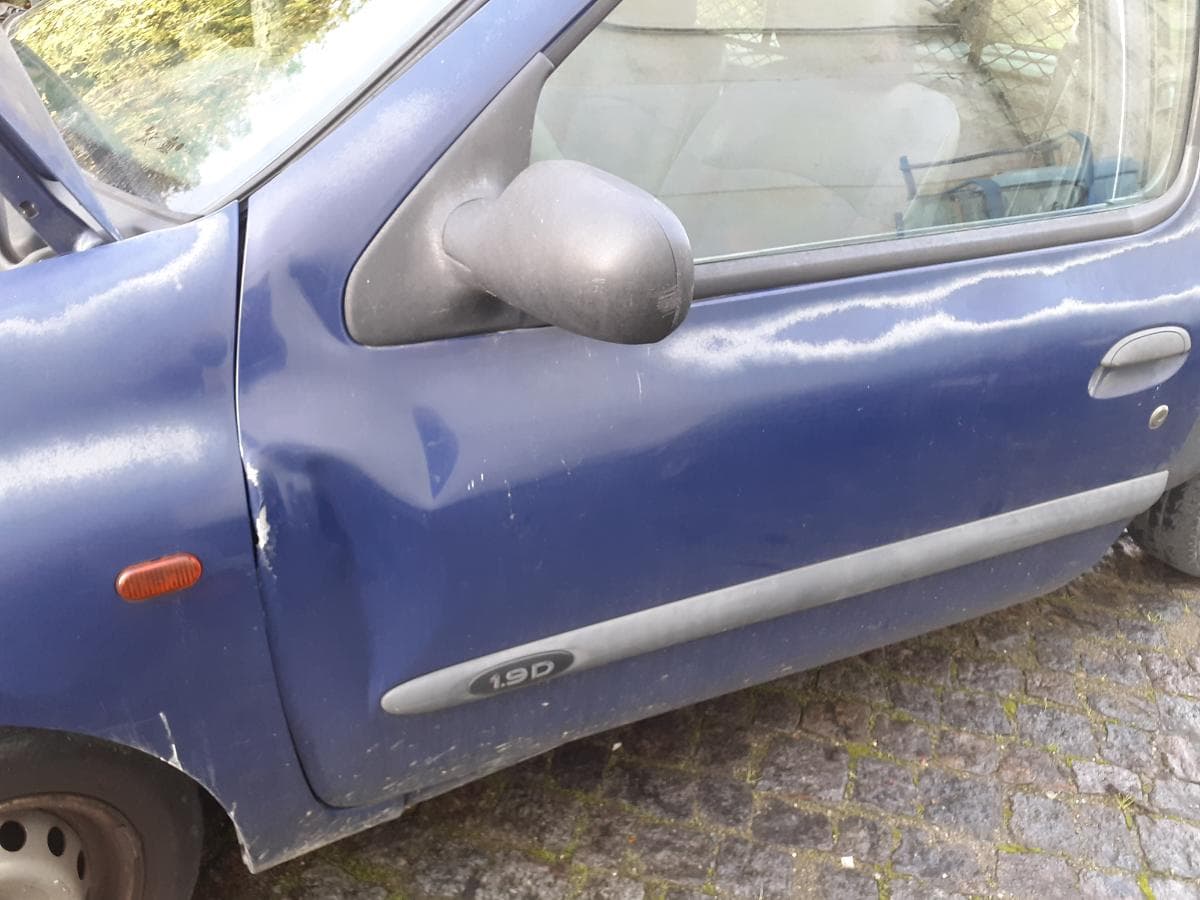 Renault Clio · Paredes — image 9