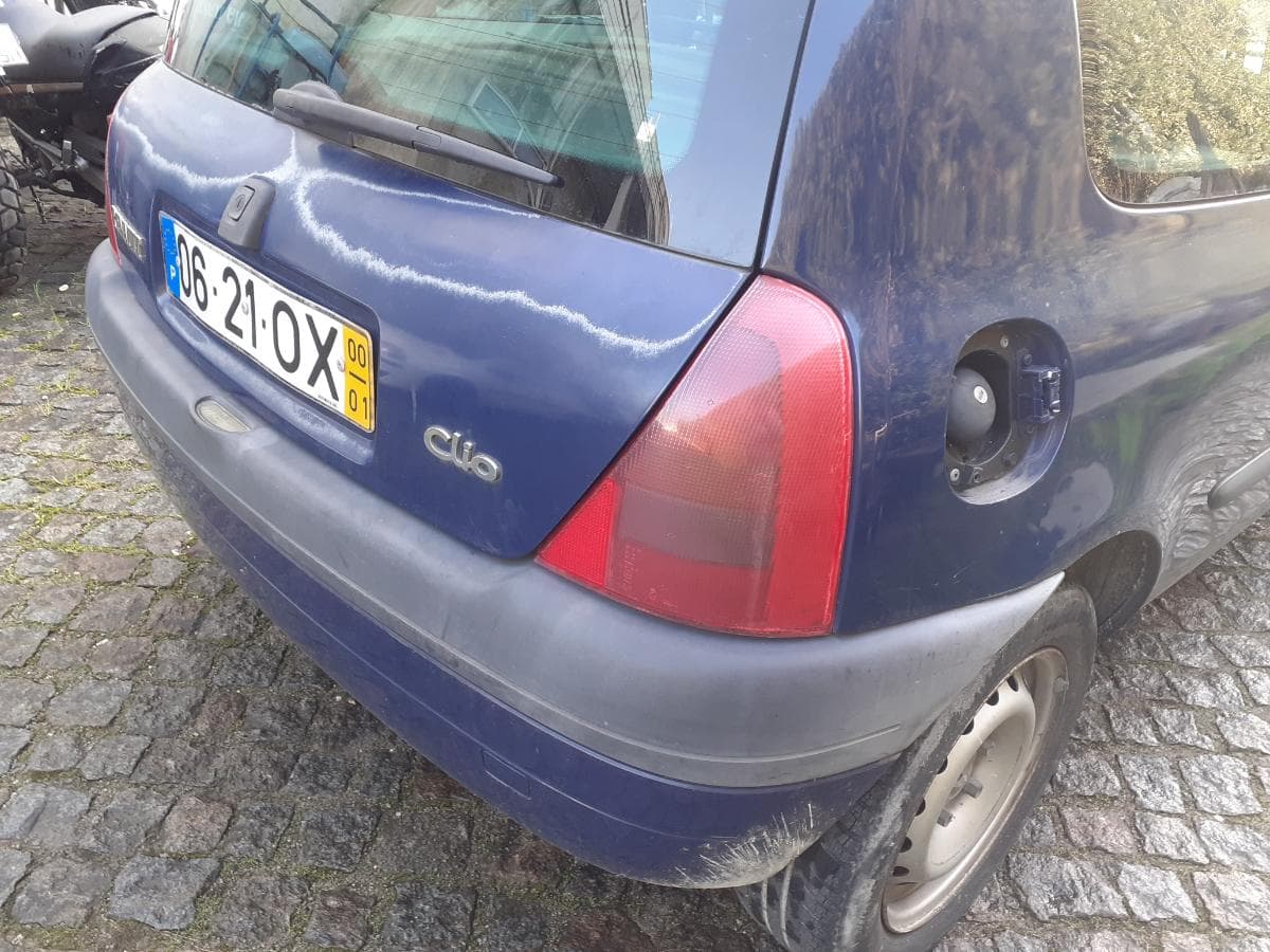Renault Clio · Paredes — image 7