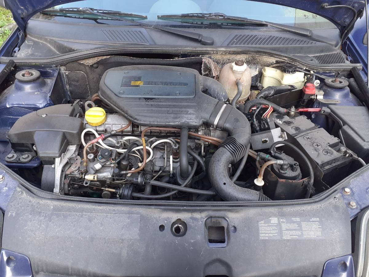 Renault Clio · Paredes — image 10