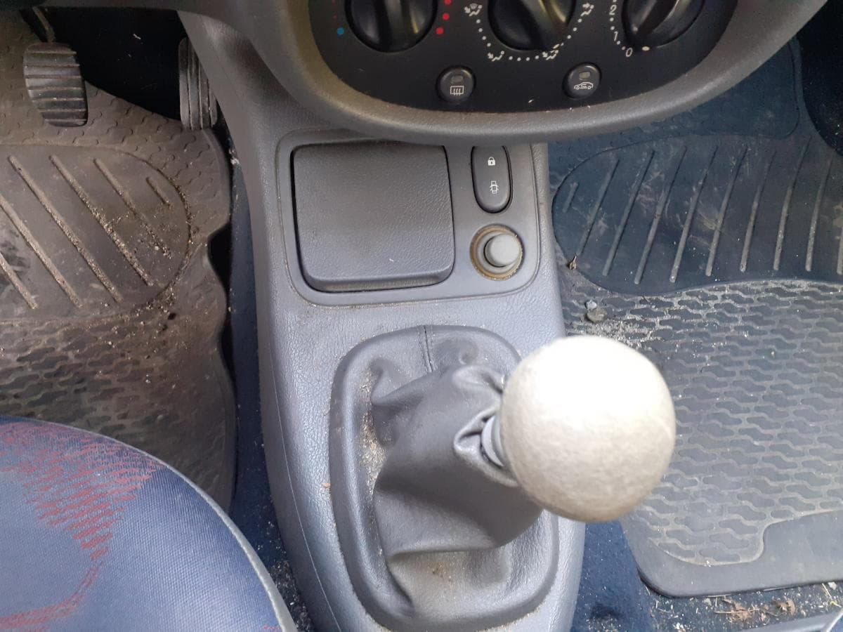 Renault Clio · Paredes — image 21