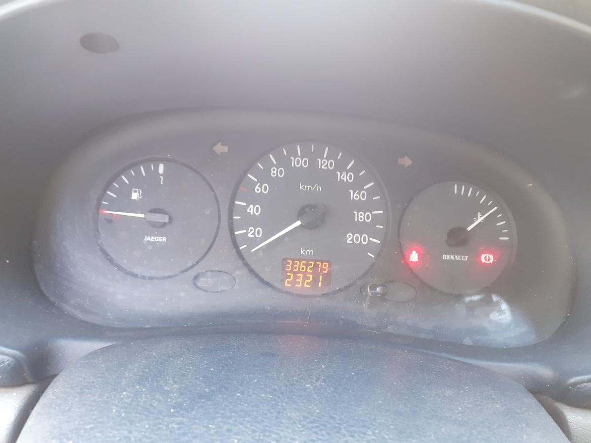 Renault Clio · Paredes — image 19