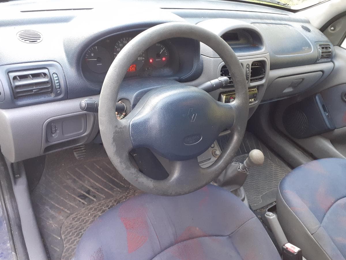 Renault Clio · Paredes — image 22