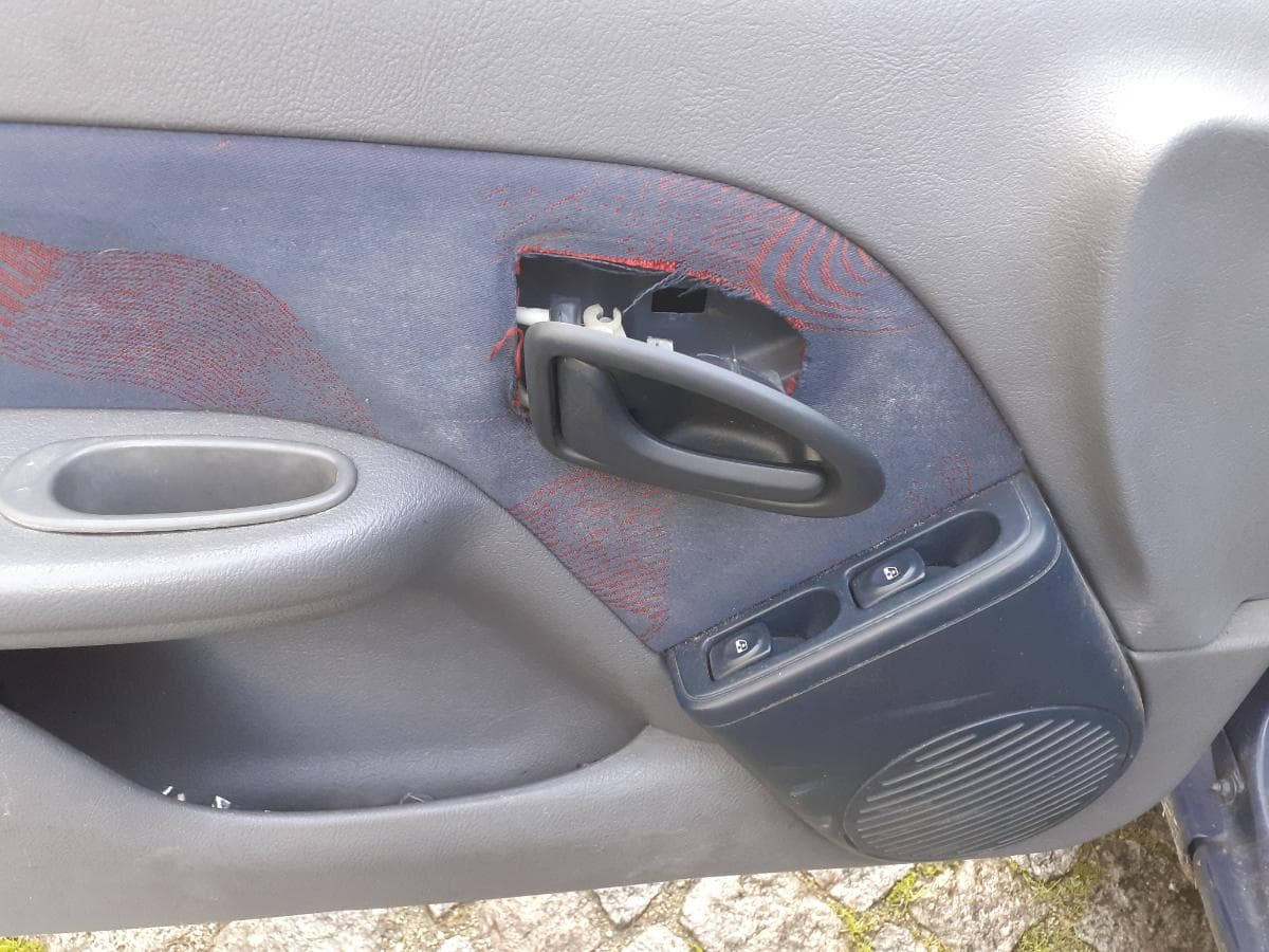 Renault Clio · Paredes — image 24