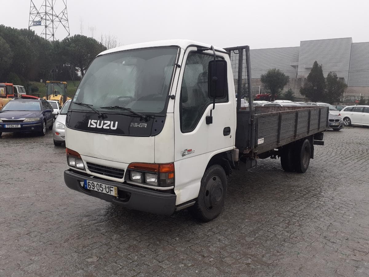 Isuzu NKR · Ano 2002 — imagen 3