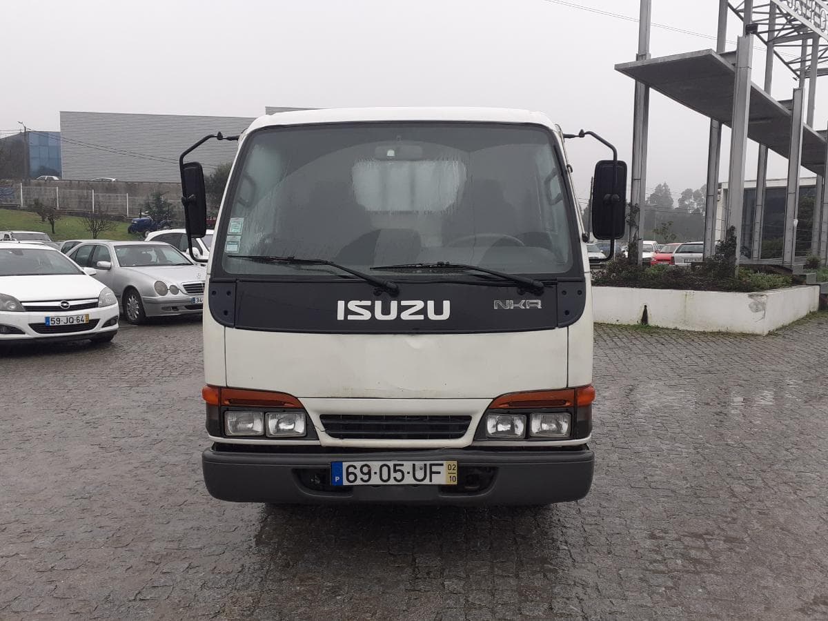 Isuzu NKR · Ano 2002 — imagen 2