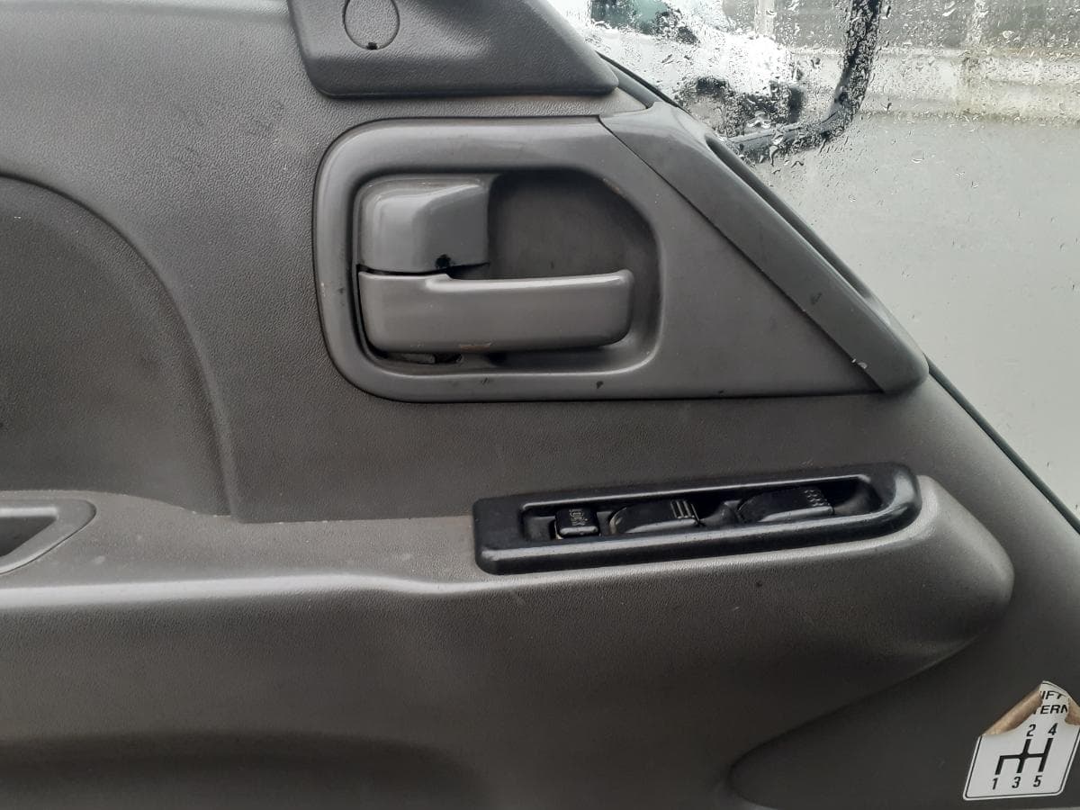 Isuzu NKR · Ano 2002 — imagen 12