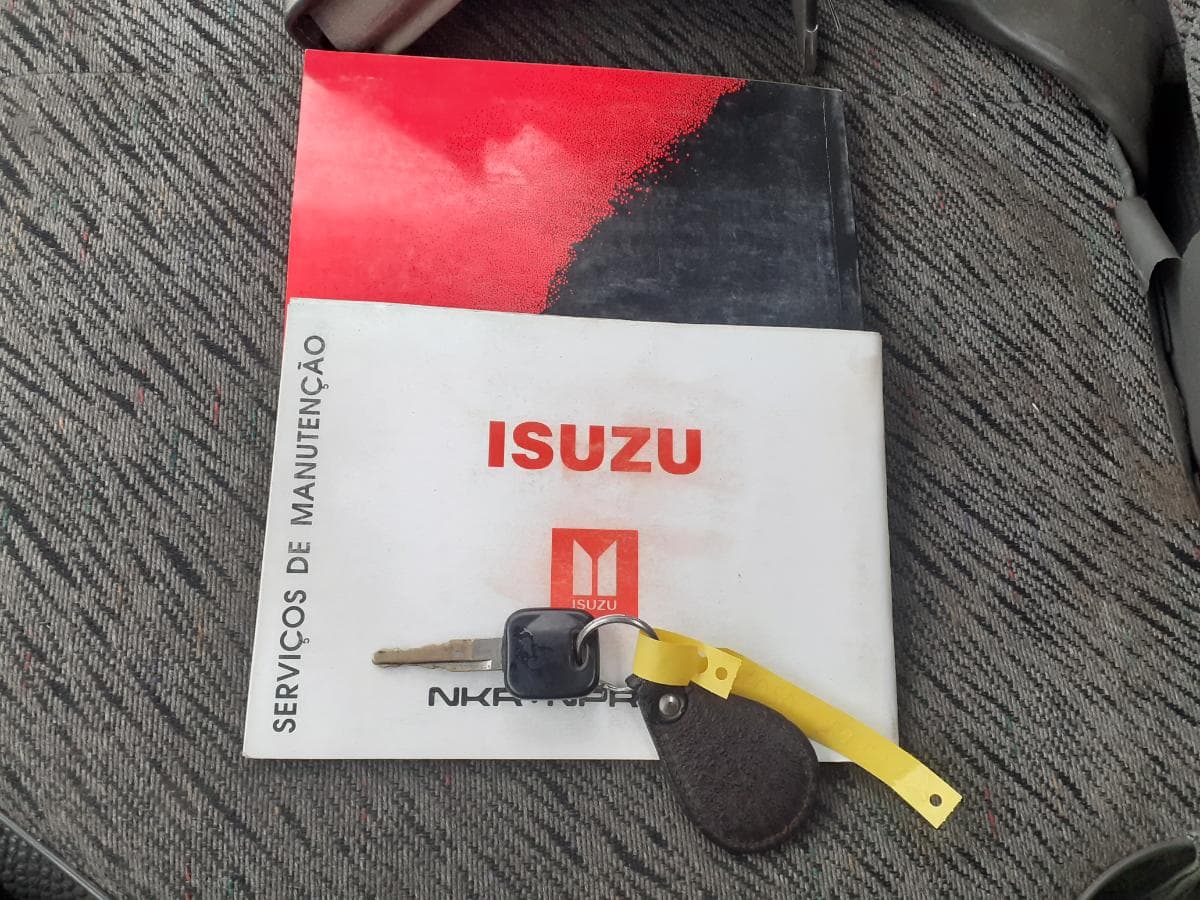 Isuzu NKR · Ano 2002 — imagen 16