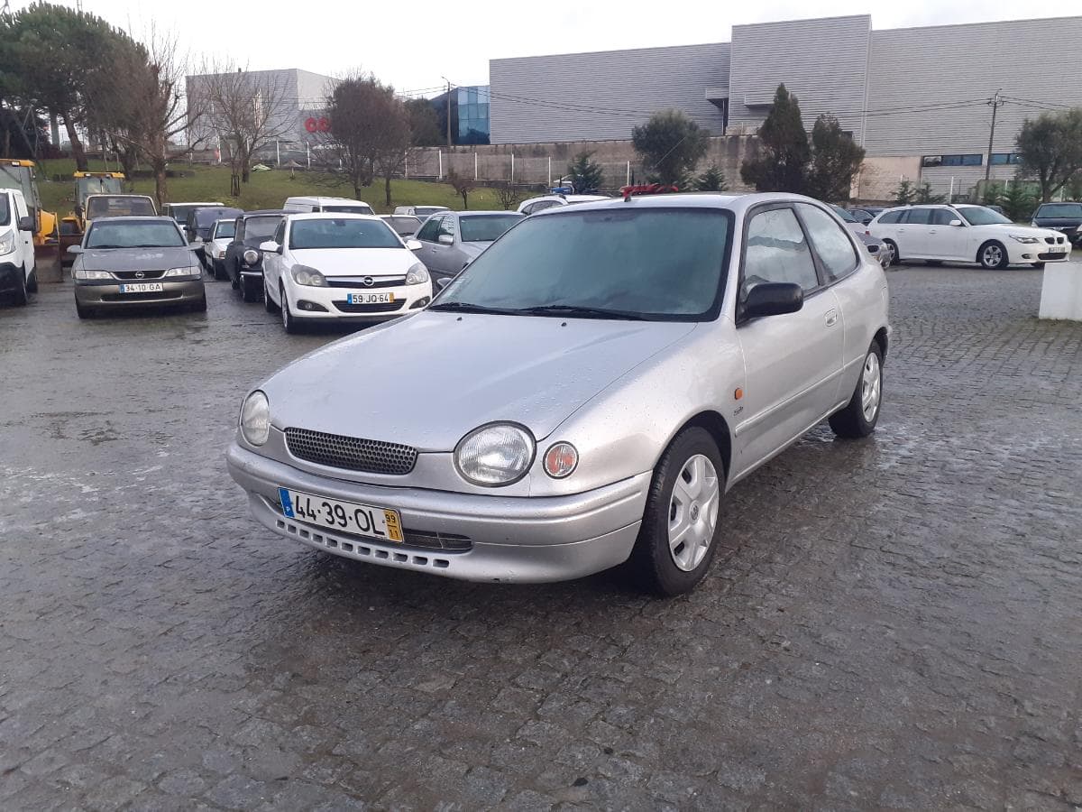 Toyota Corolla 2.0D Van · Ano 1999 — imagen 3