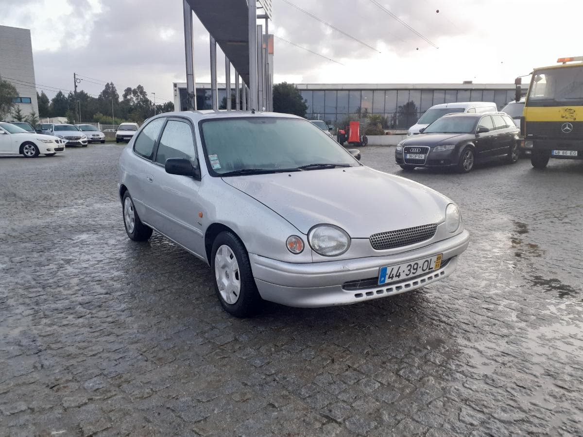 Toyota Corolla 2.0D Van · Ano 1999 — imagen 1