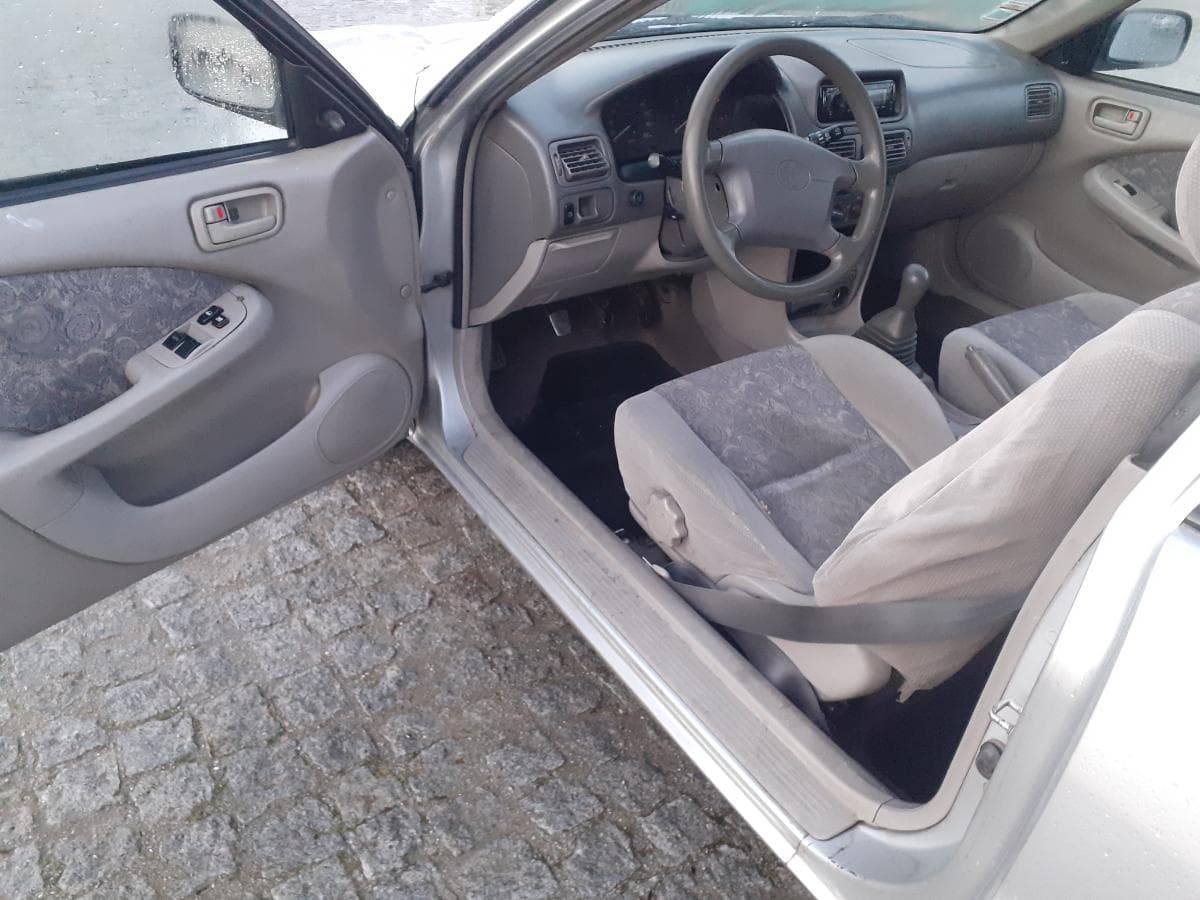 Toyota Corolla 2.0D Van · Ano 1999 — imagen 11
