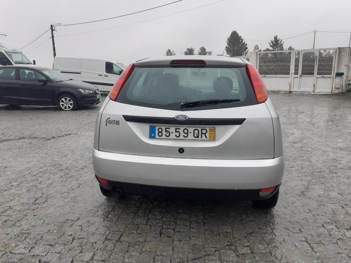 Ford Focus 1.4 · Ano 2000 — imagen 5