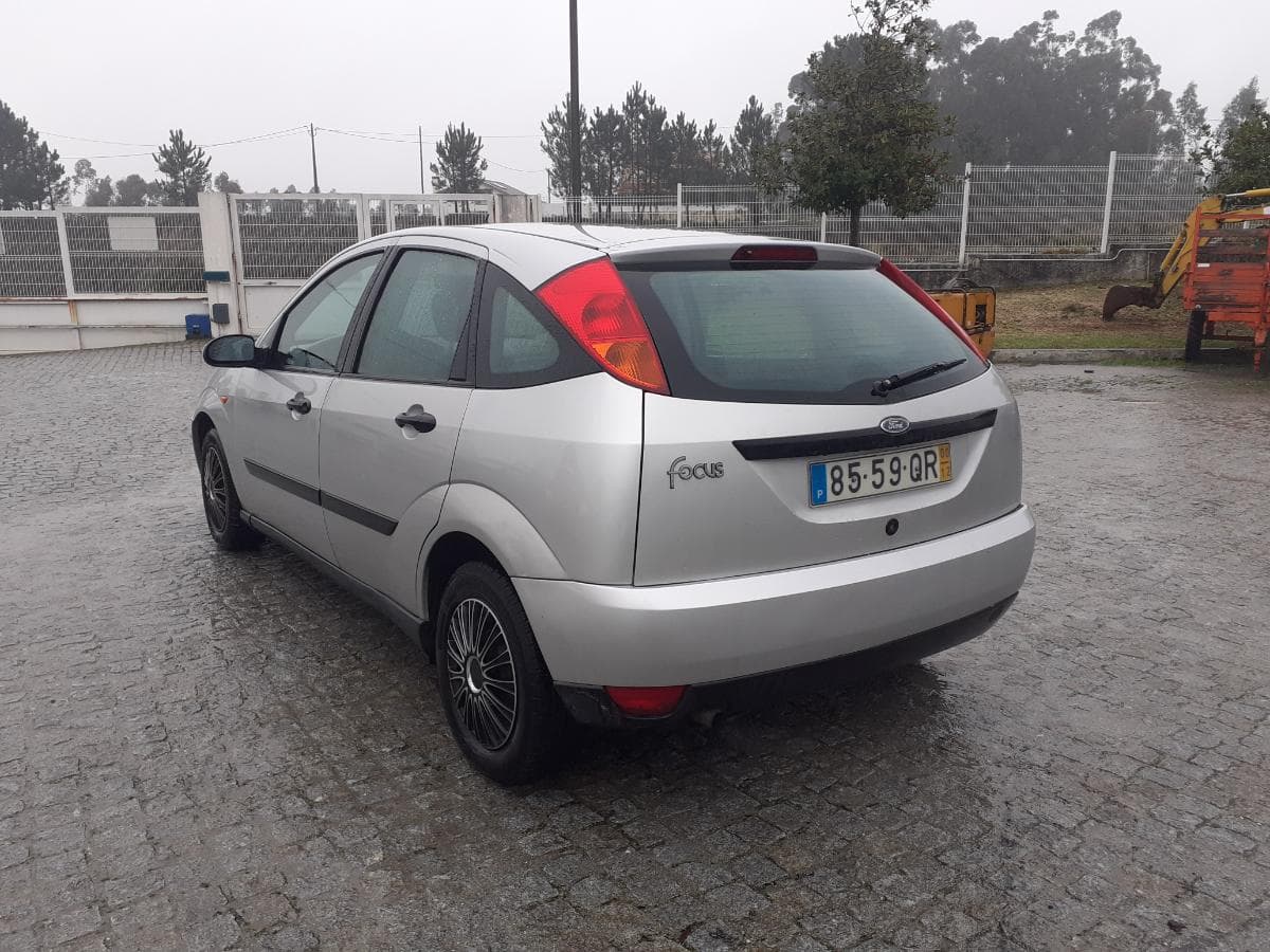 Ford Focus 1.4 · Ano 2000 — imagen 6
