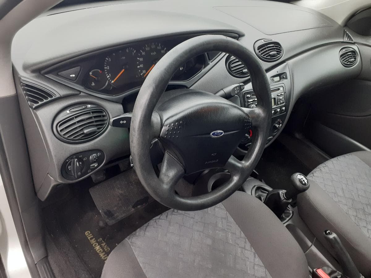 Ford Focus 1.4 · Ano 2000 — imagen 17