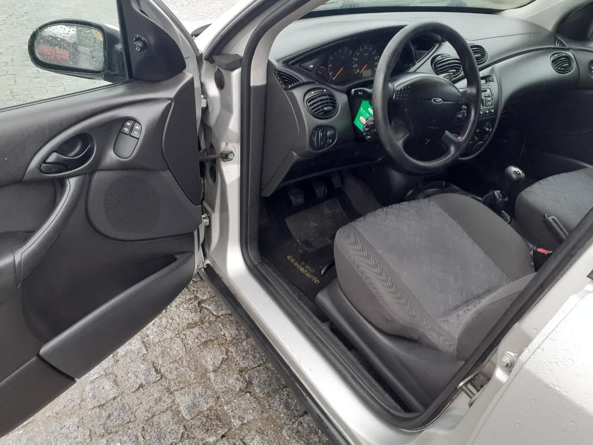 Ford Focus 1.4 · Ano 2000 — imagen 12