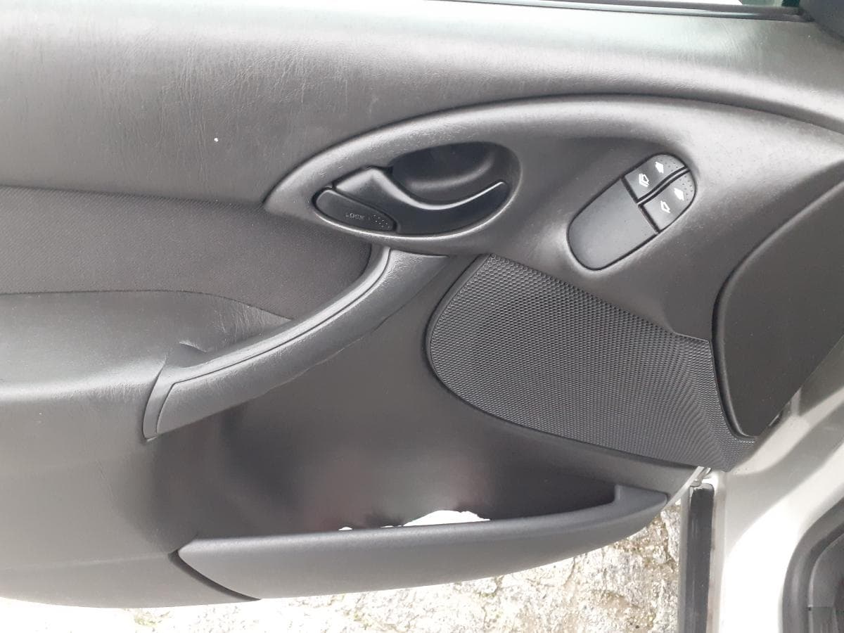 Ford Focus 1.4 · Ano 2000 — imagen 18