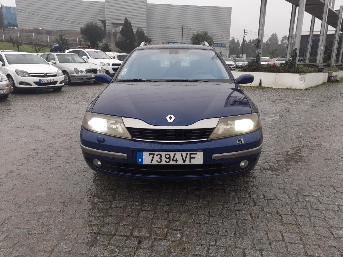 Renault Laguna 1.9 DCI · Ano 2003 — imagen 2