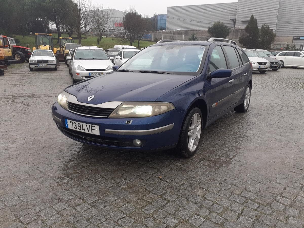 Renault Laguna 1.9 DCI · Ano 2003 — imagen 3