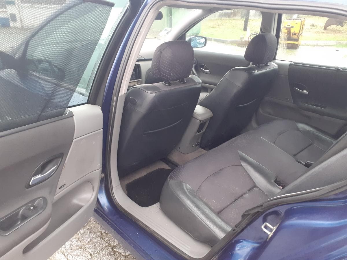 Renault Laguna 1.9 DCI · Ano 2003 — imagen 18