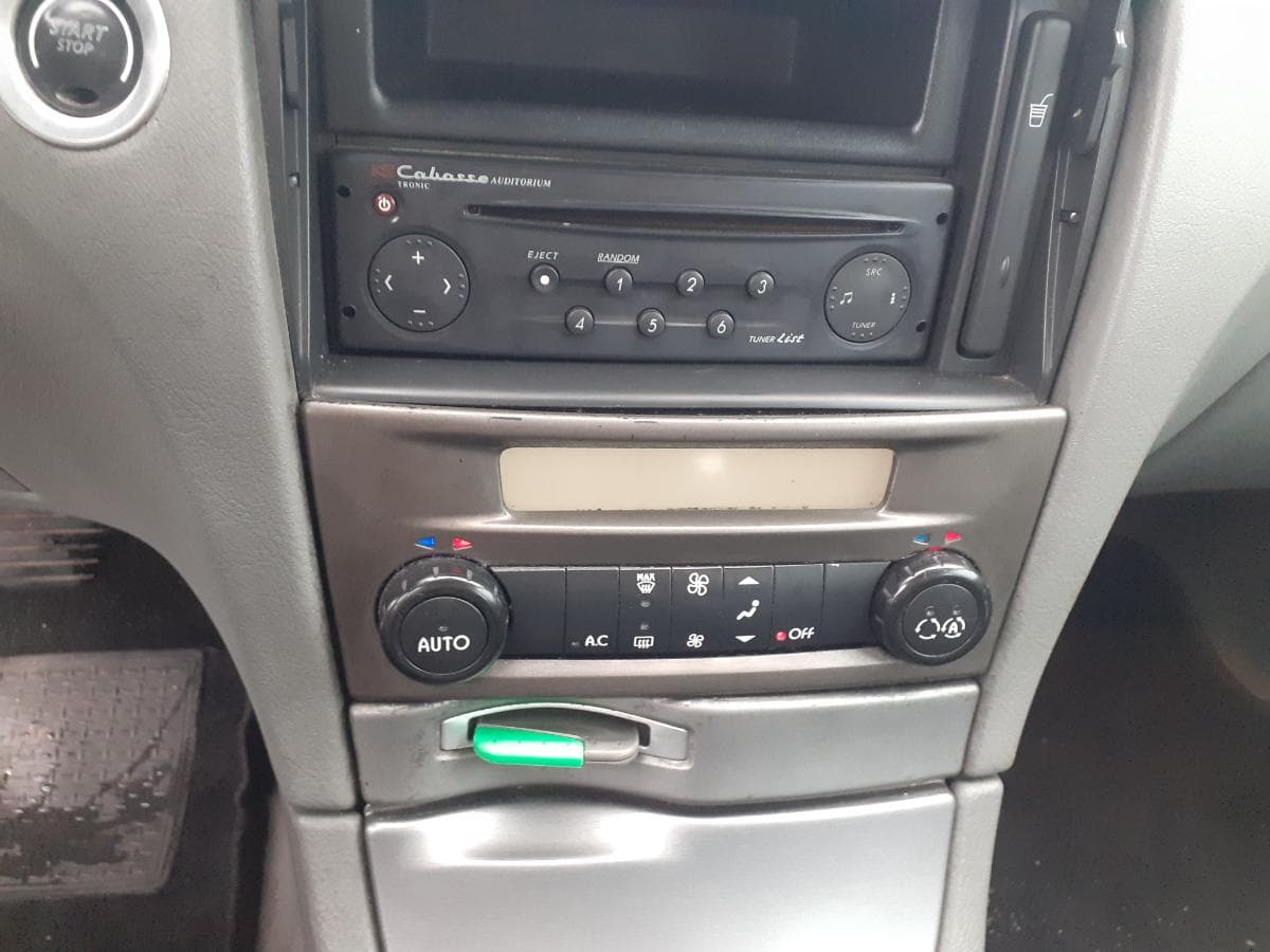 Renault Laguna 1.9 DCI · Ano 2003 — imagen 21