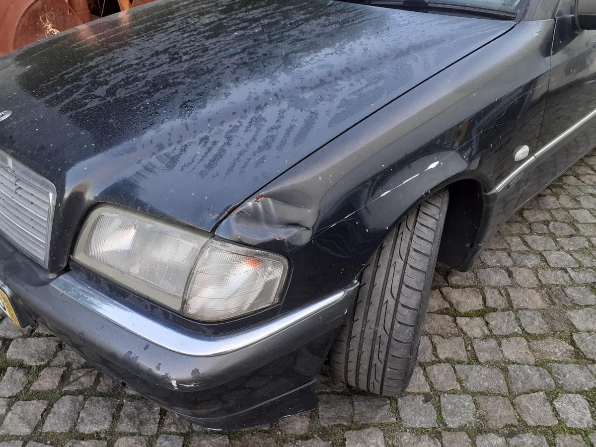 Mercedes-Benz C220 CDI · Ano 1998 — image 11