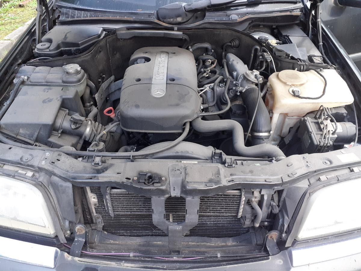 Mercedes-Benz C220 CDI · Ano 1998 — image 14