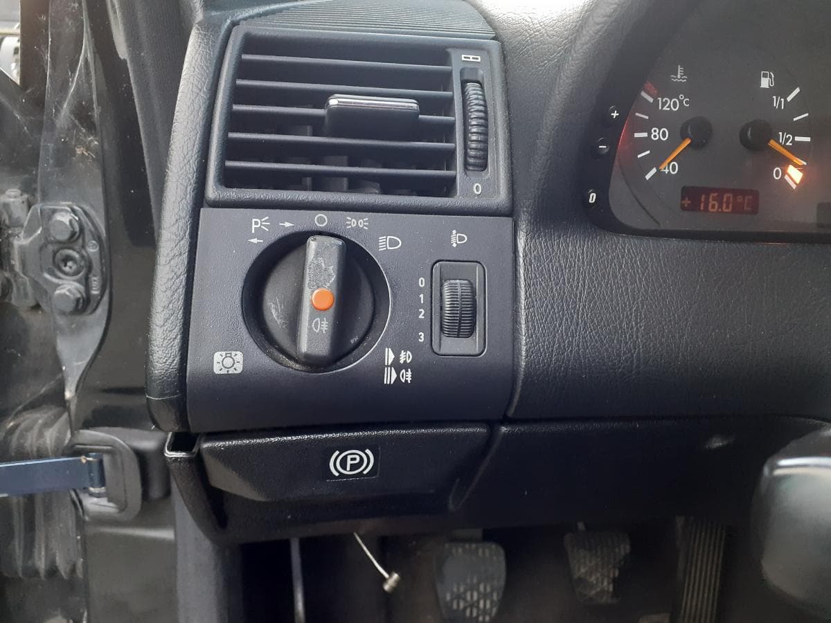Mercedes-Benz C220 CDI · Ano 1998 — image 24