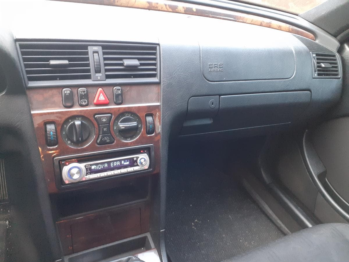 Mercedes-Benz C220 CDI · Ano 1998 — image 26