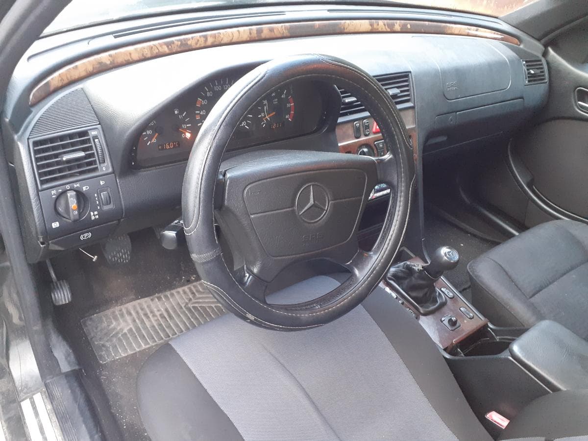 Mercedes-Benz C220 CDI · Ano 1998 — image 22