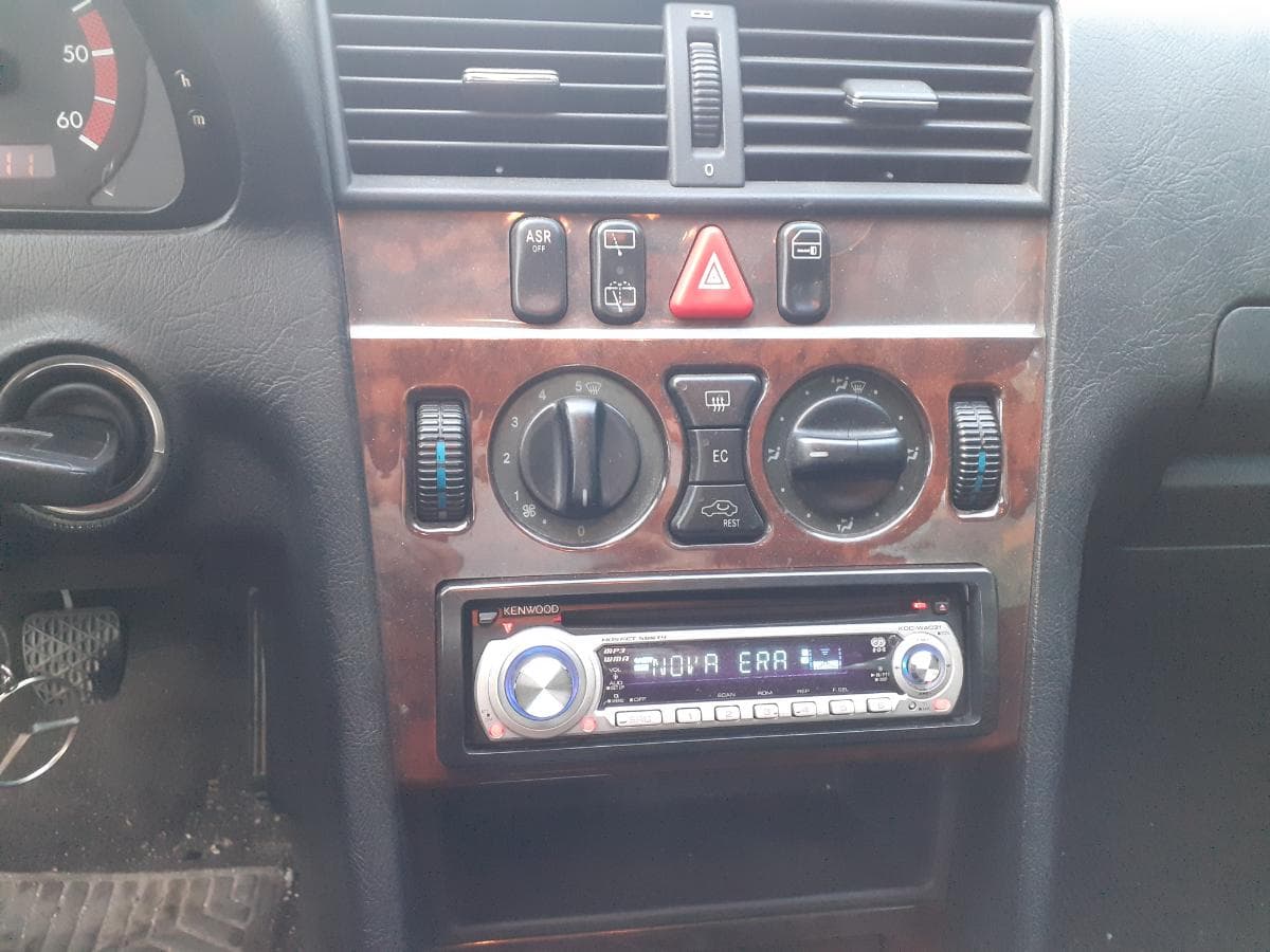 Mercedes-Benz C220 CDI · Ano 1998 — image 23