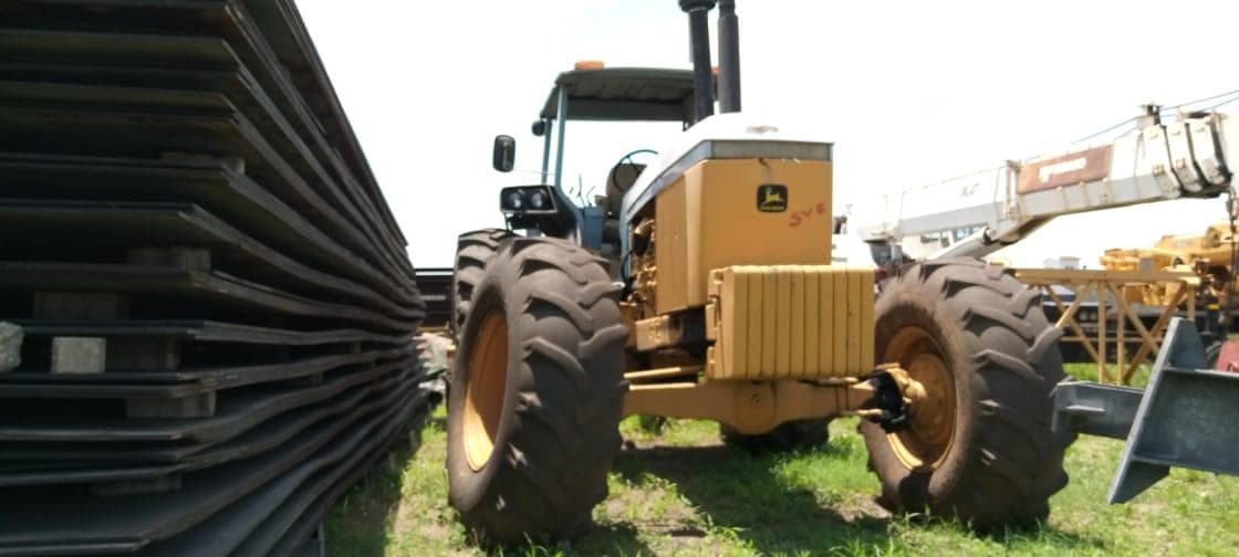 Tractor John Deere com Atrelado · — image 2