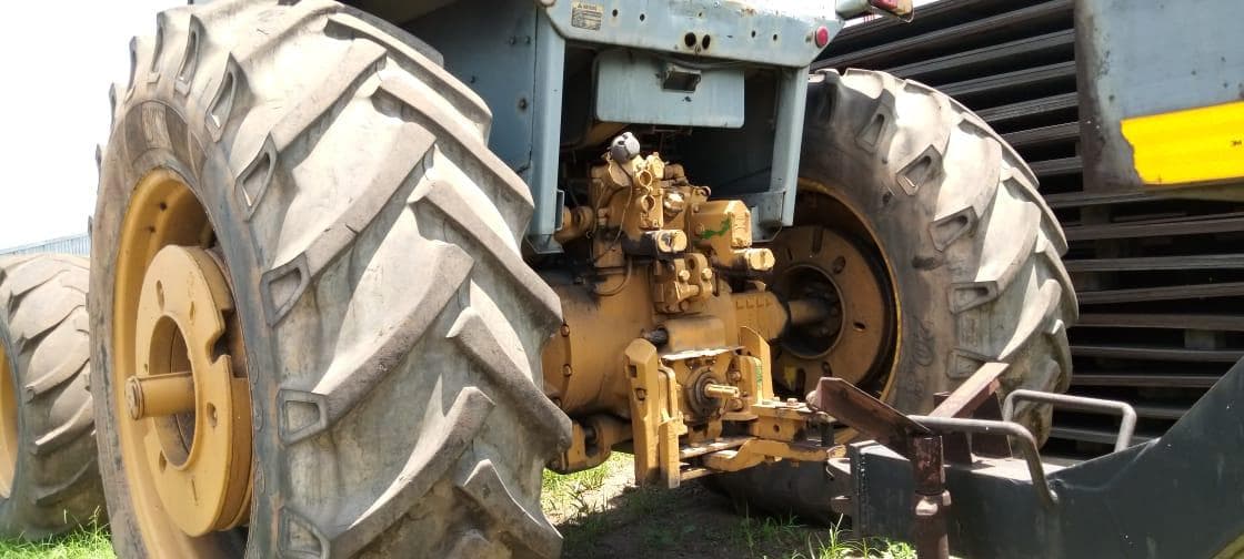 Tractor John Deere com Atrelado · — image 12