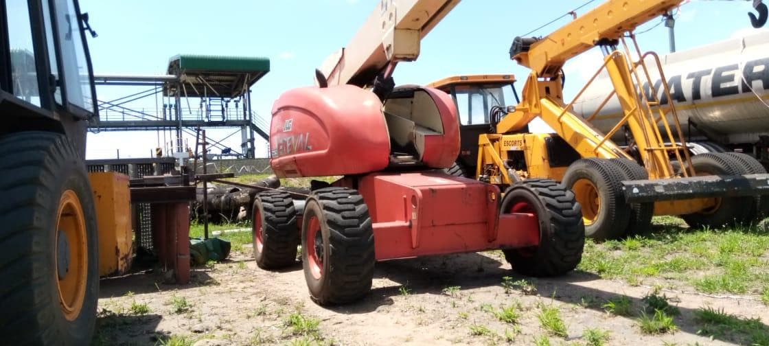 Elevador de lança JLG -660 SJ ·