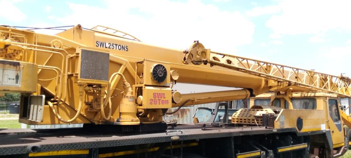 Grua XCMG 25 Ton · — image 8