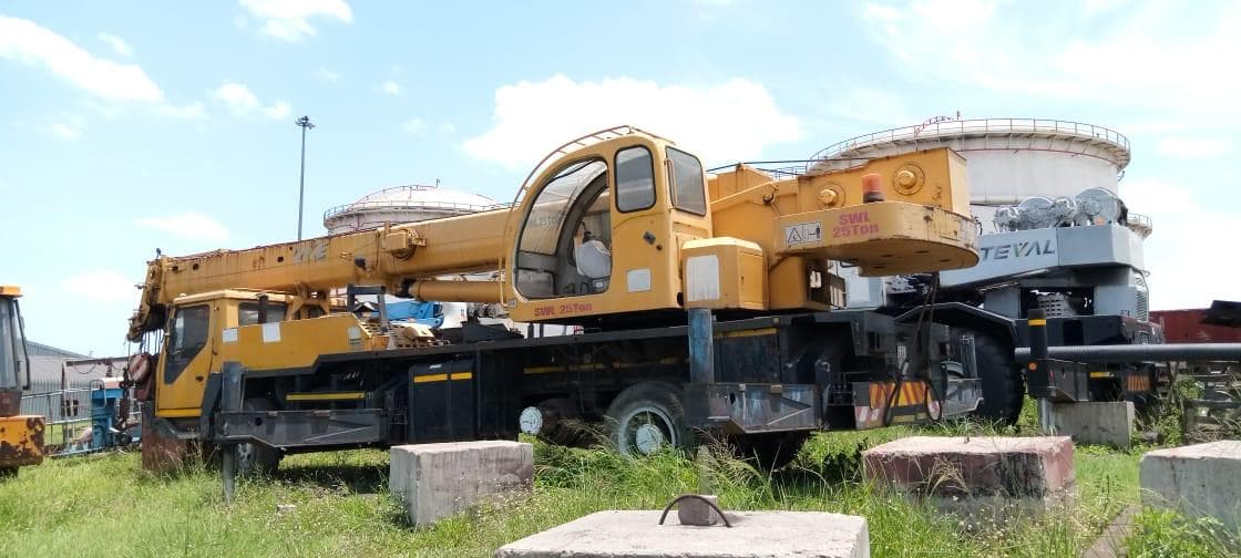 Grua XCMG 25 Ton · — image 9