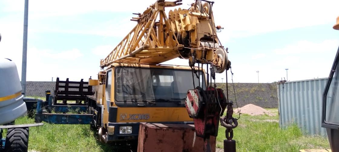 Grua XCMG 25 Ton · — image 2